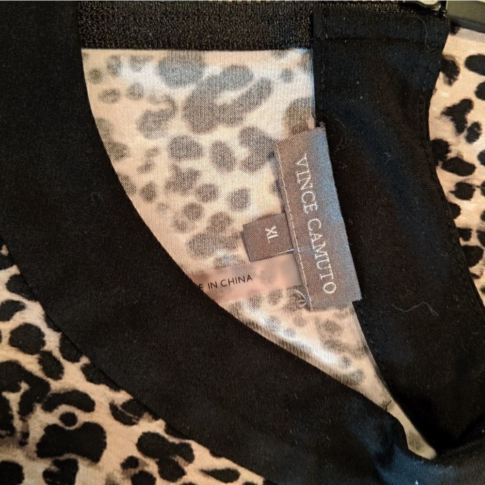 Vince Camuto Leopard print top size xl - Picture 4 of 4